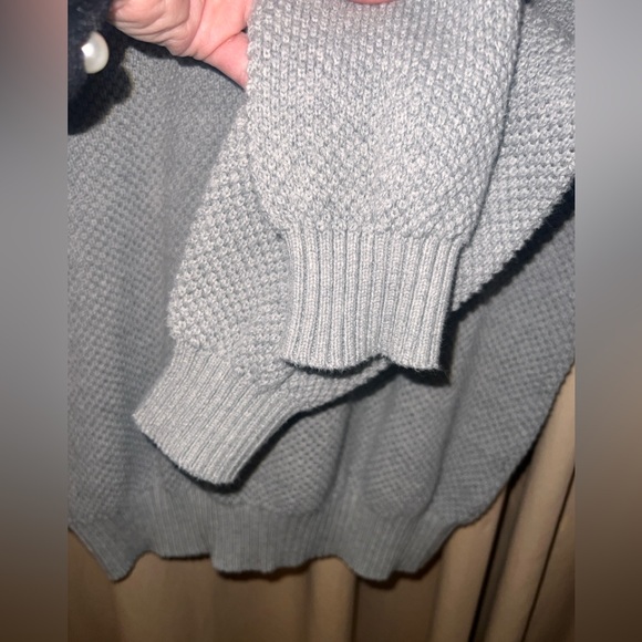 Like new Men's Izod gray button neck sweater medium - Picture 3 of 9